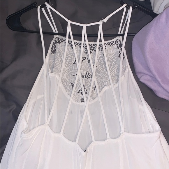 white floral and open back dress - Picture 5 of 5